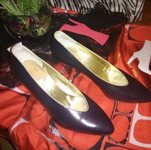 Bruno Magli Black w/Gold Trim Heels